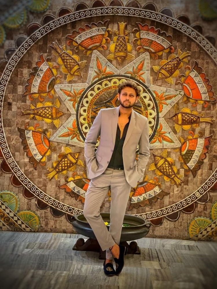 Author Akshay Kumar is on the golden path of success