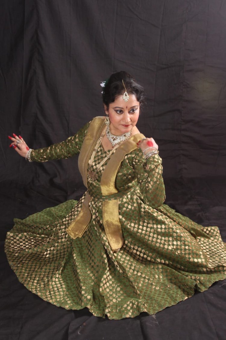 Flowing Rhythm: A Soulful Tribute to the Guru-Shishya Parampara through Dance and Literature