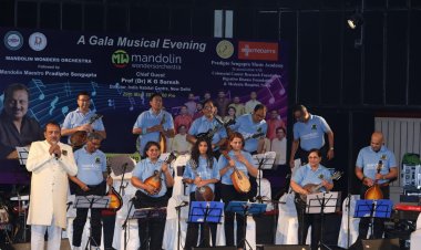A gala evening of  Mandolin at India Habitat Centre New Delhi