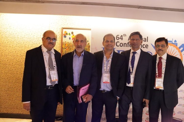 More than 20,000 doctors and medical professions take a pledge to donate organs and to motivate patients for the noble cause