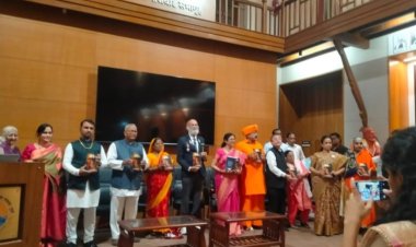 India’s first and largest poetry book featuring 1,121 poems on the subject “आई” (Mother) was launched by CA Shankar Andani
